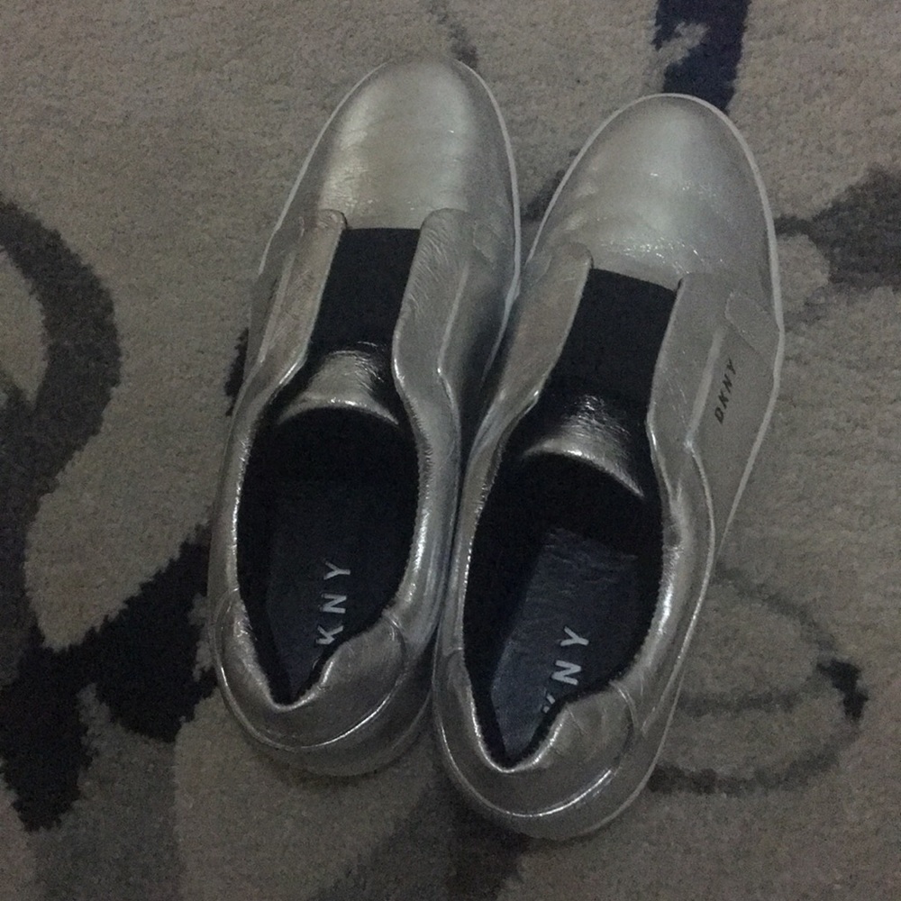 DKNY SHOE